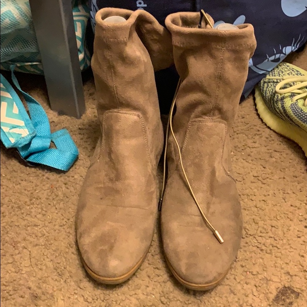 Gray ankle length boots from Mexico City